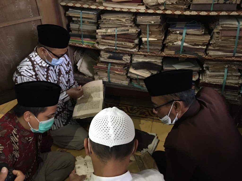 Mengisi Ramadhan, Lestarikan Manuskrip Keislaman di Pesantren Jawa Timur